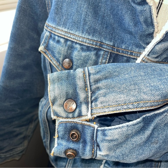 Women's Blue Denim Jacket with Sherpa Lining - Picture 11 of 15